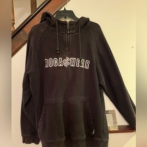 MENS ROCS WEAR BLACK HOODED SWEATSHIRT. SIZE MEDIUM